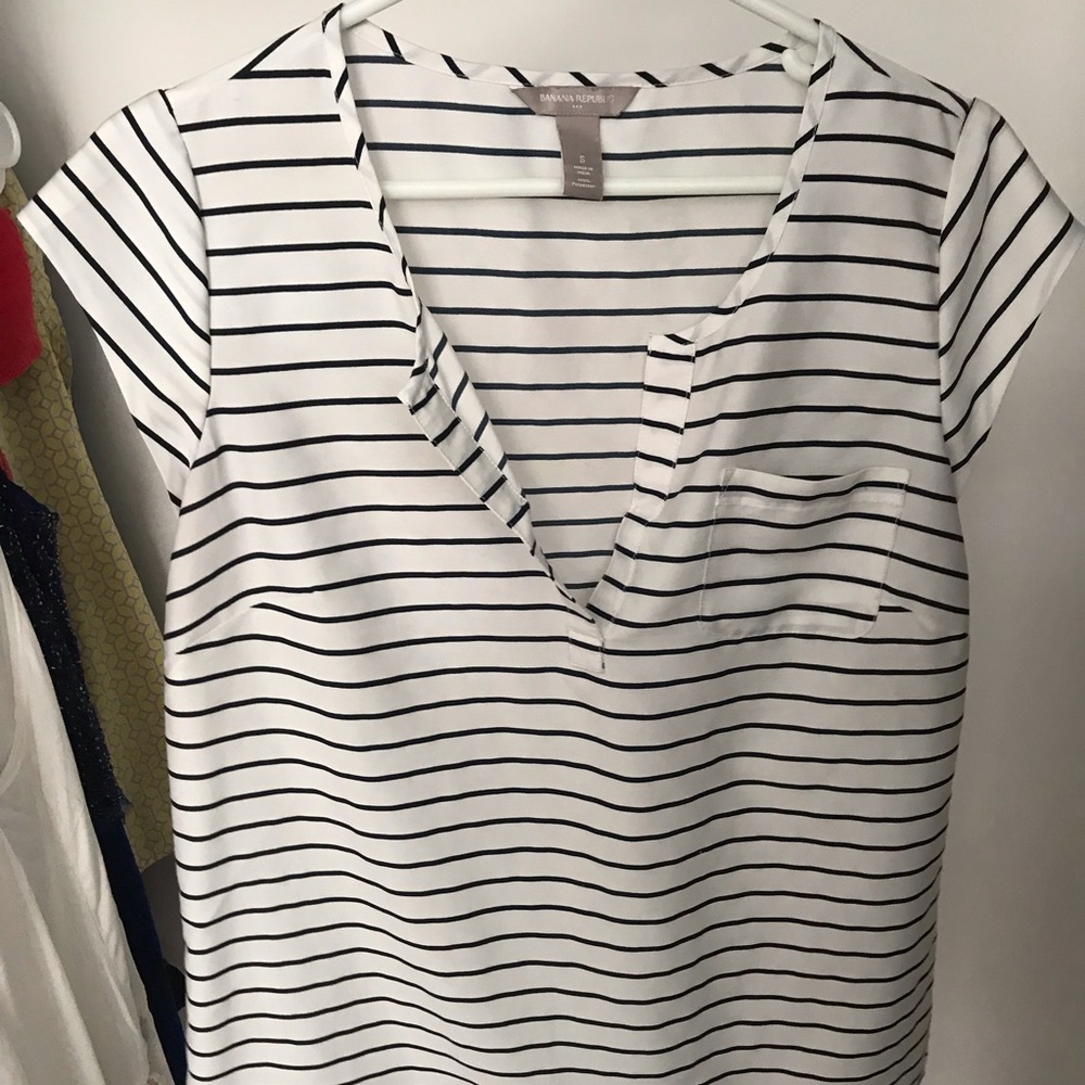 BANANA REPUBLIC blouse 🖤